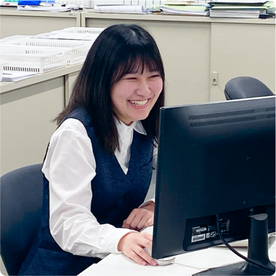 オフィスで働く女性