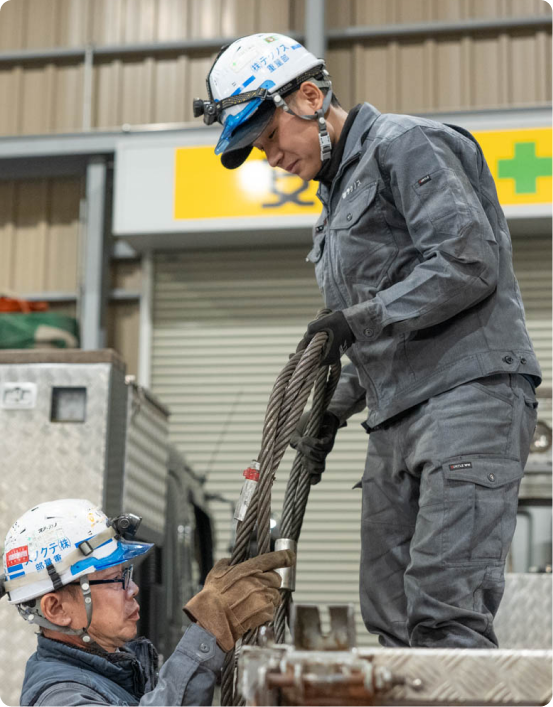 現場で働く男性作業員